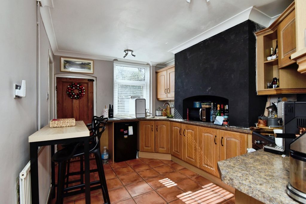 Property photo 2 of 17 Photo
