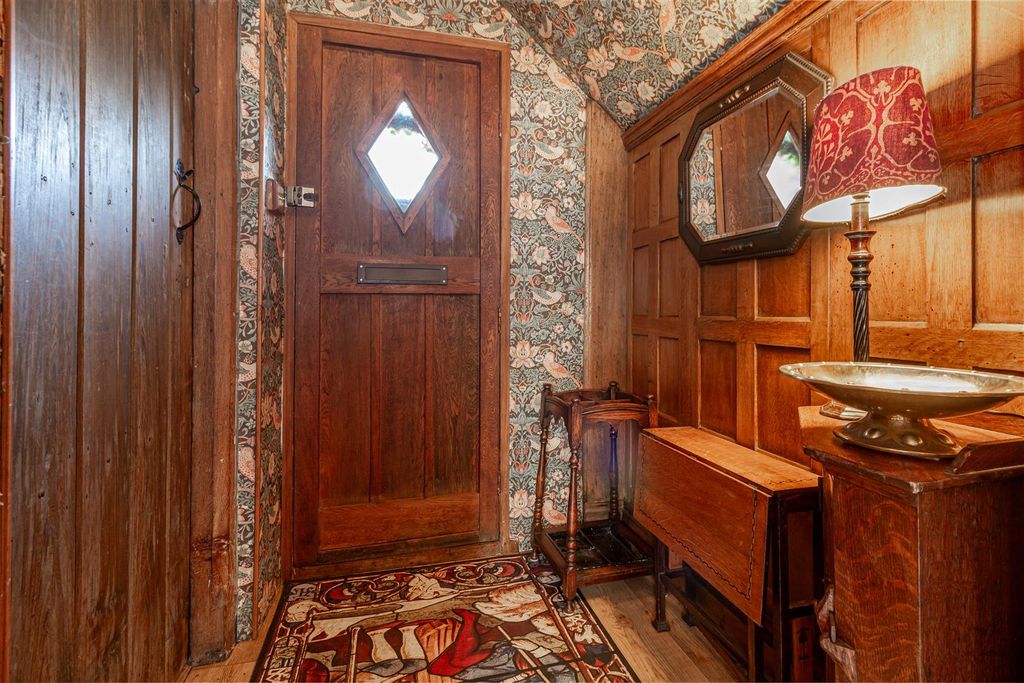 Property photo 2 of 36 Hallway-.Jpg
