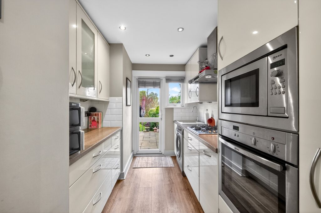 Property photo 1 of 19 Kitchen