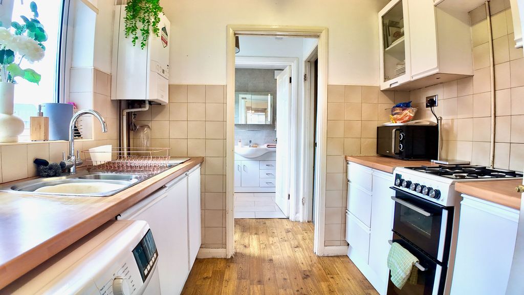 Property photo 3 of 21