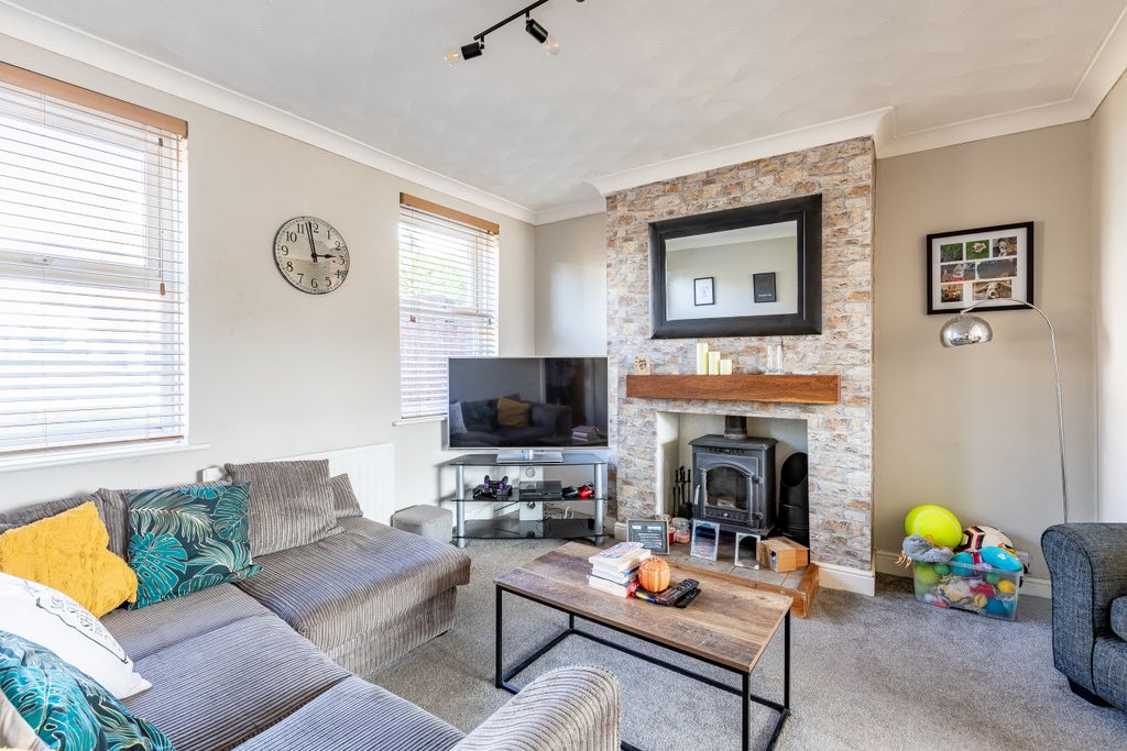 Property photo 1 of 20 Photo 5