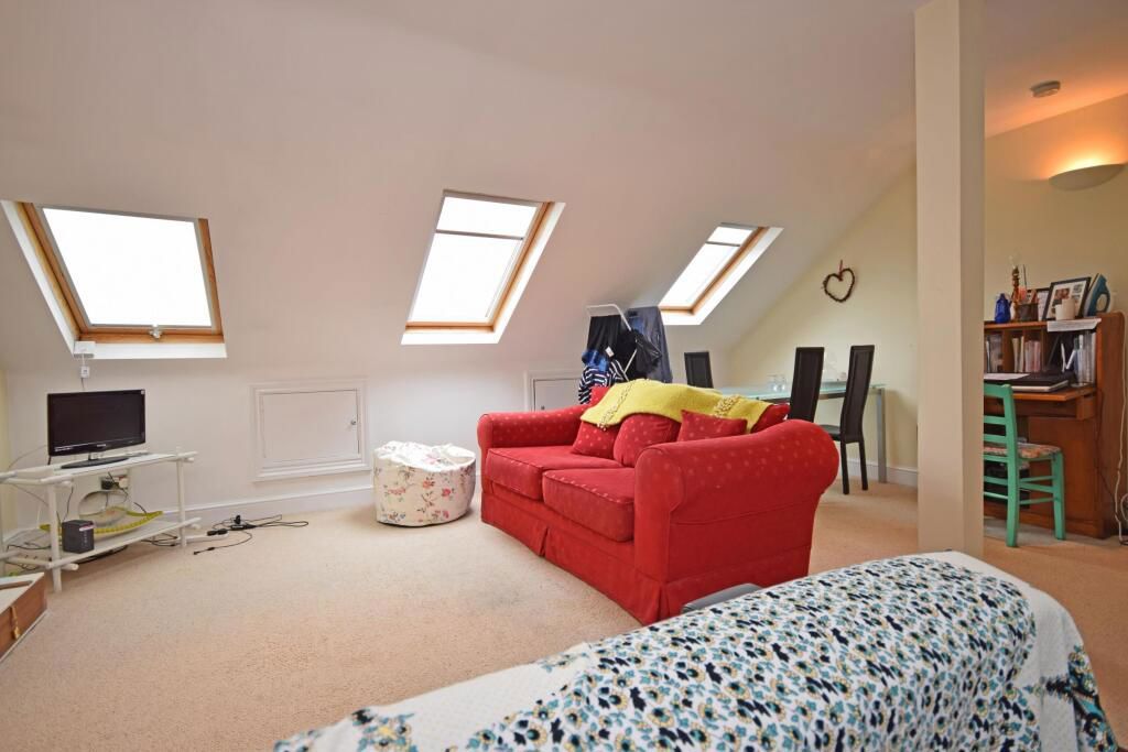 Property photo 2 of 6