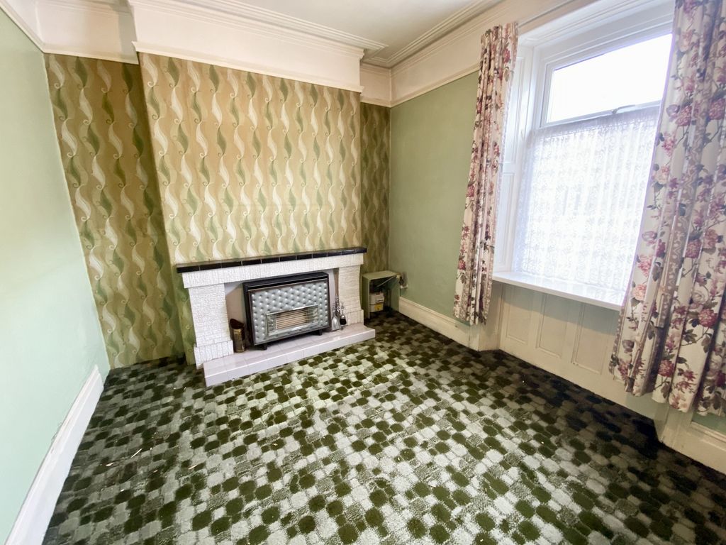 Property photo 2 of 13 Lounge