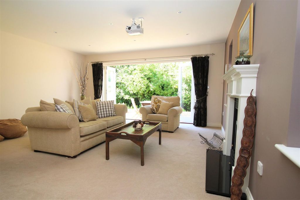 Property photo 3 of 20