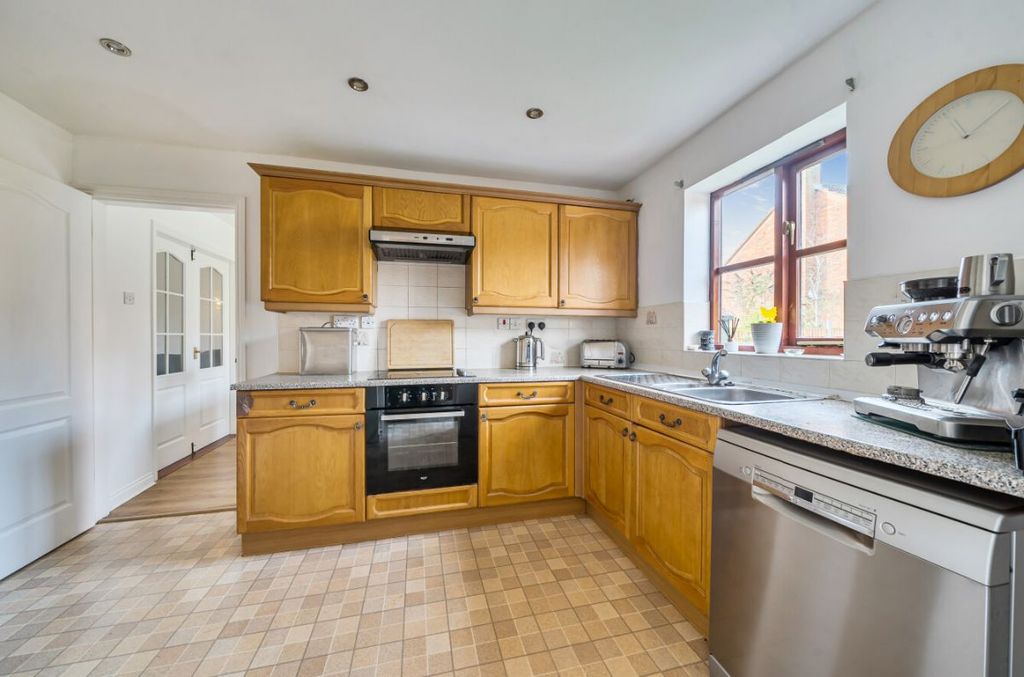 Property photo 2 of 20