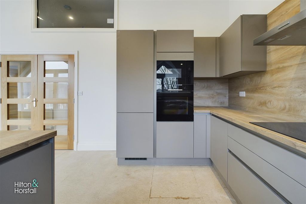 Property photo 3 of 15 Alkincoats View