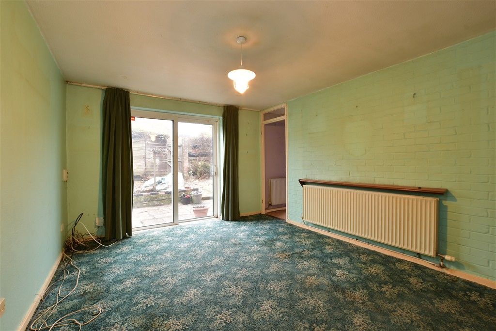 Property photo 1 of 8 Lounge