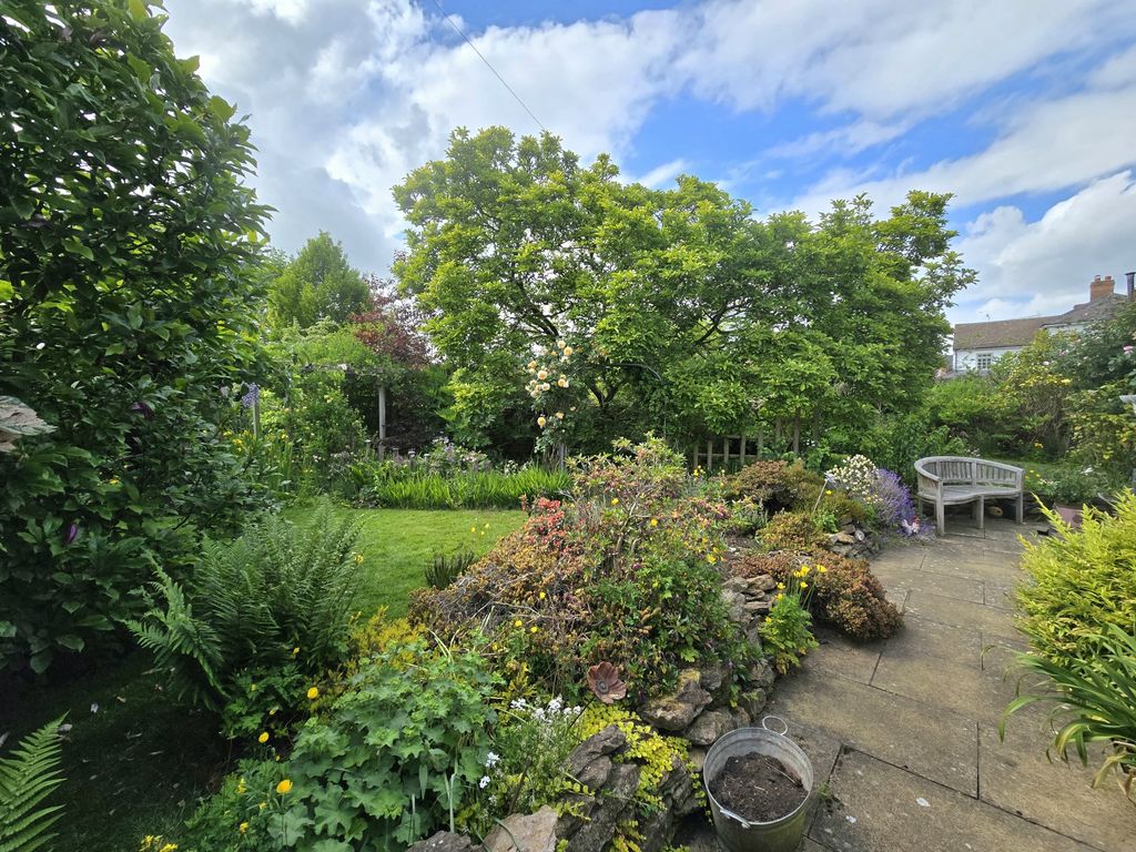 Property photo 3 of 25 Photo 7