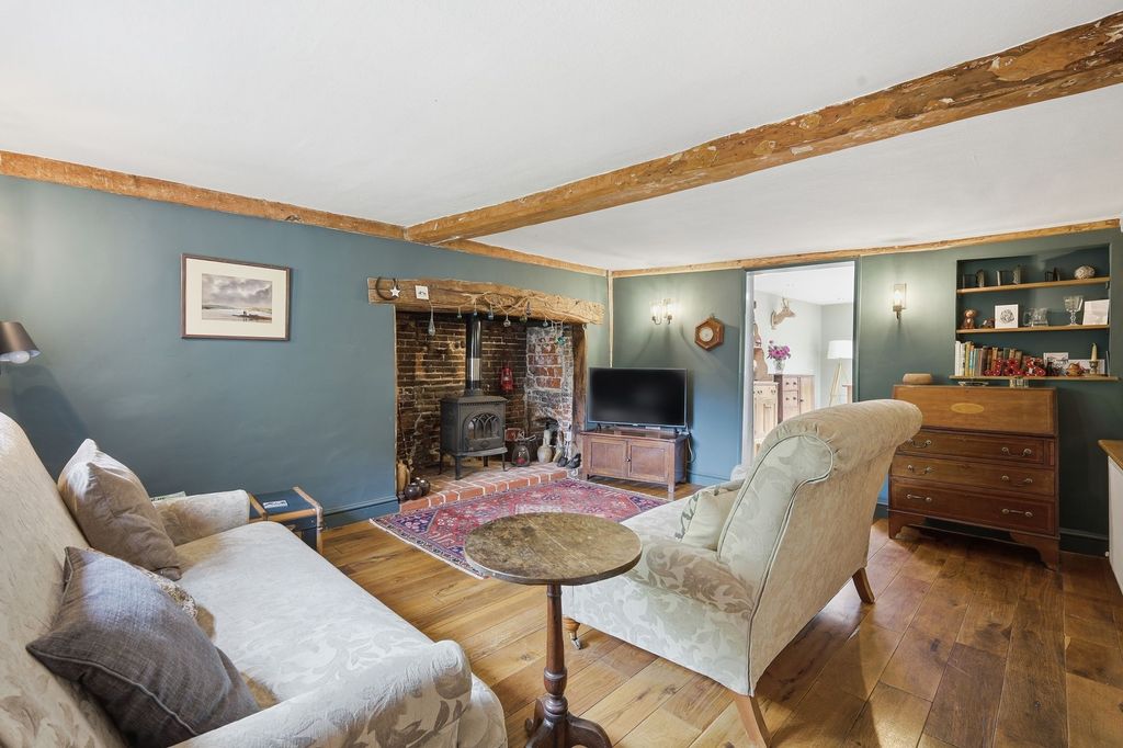Property photo 2 of 19