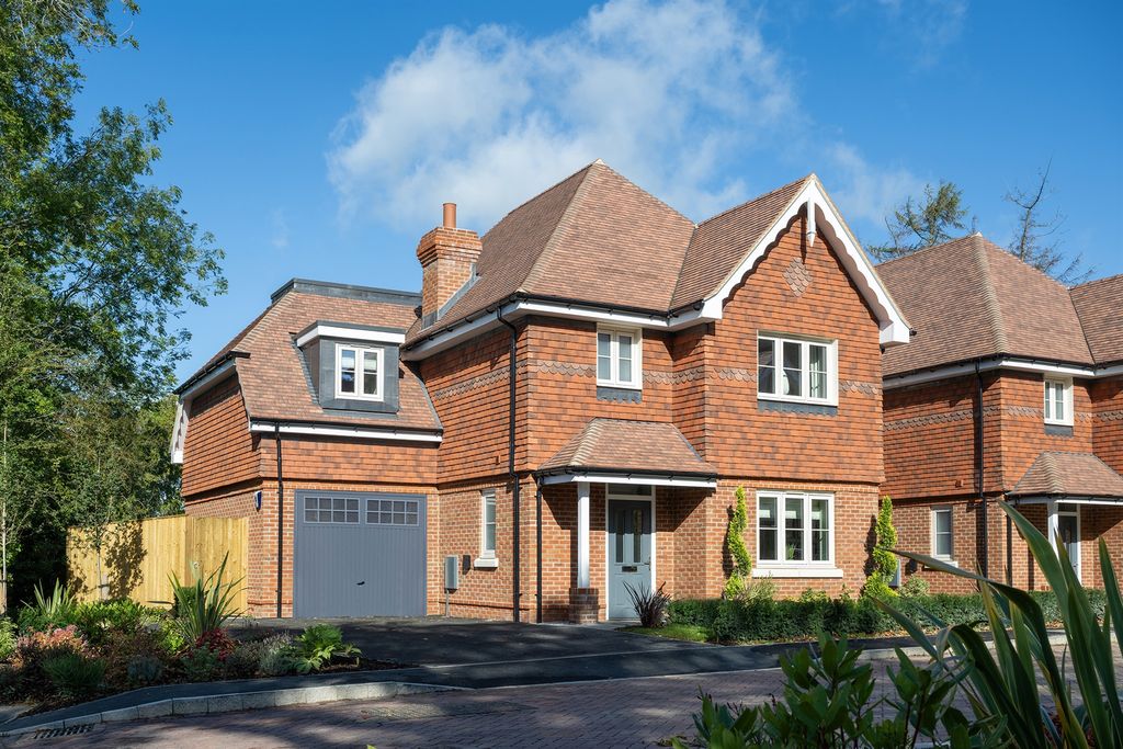 Property photo 1 of 11