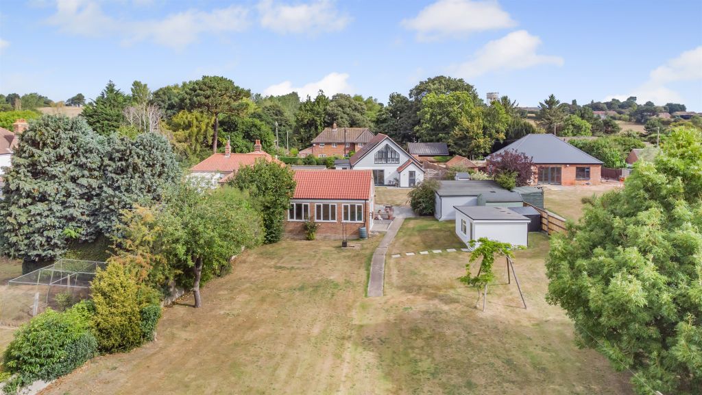 Property photo 2 of 20