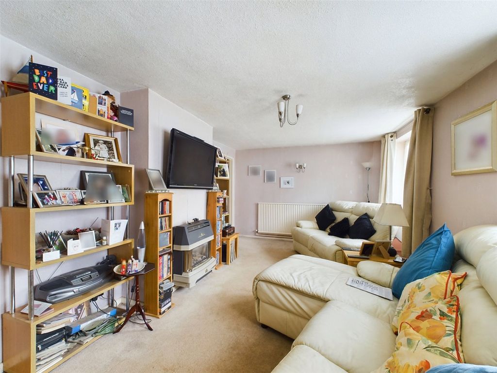 Property photo 3 of 11 Picture No. 02