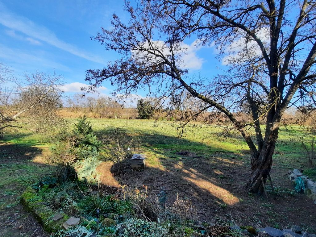 Property photo 2 of 25