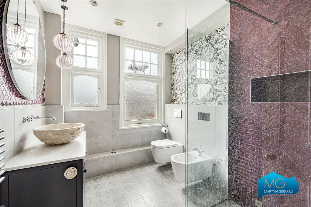 Property photo 2 of 45 Picture No. 41