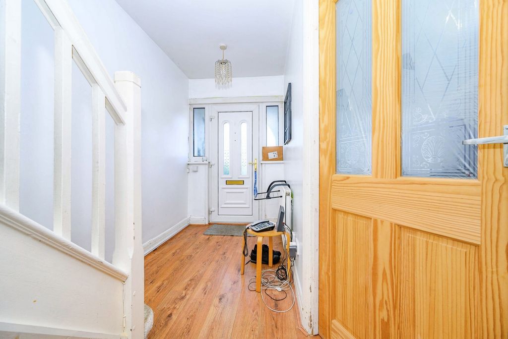 Property photo 2 of 15 Pbox-Img.Jpg