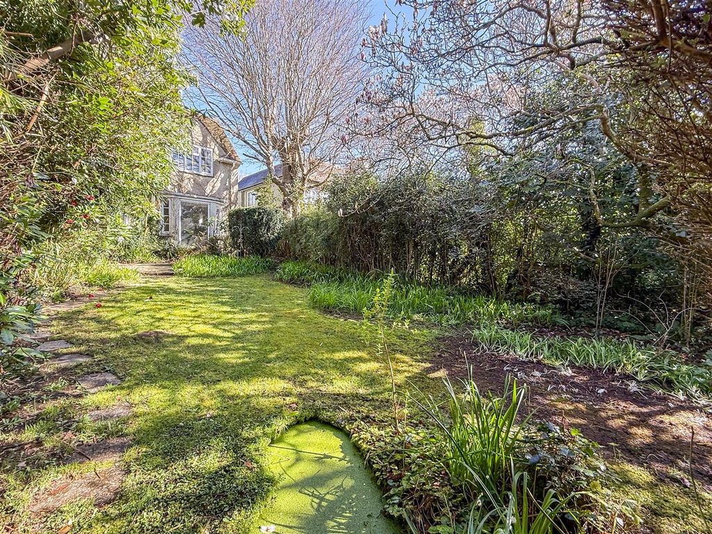 Property photo 2 of 21