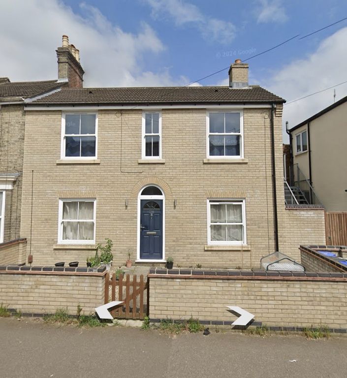 Property photo 1 of 8