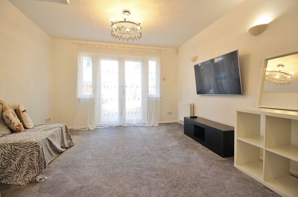 Property photo 3 of 8