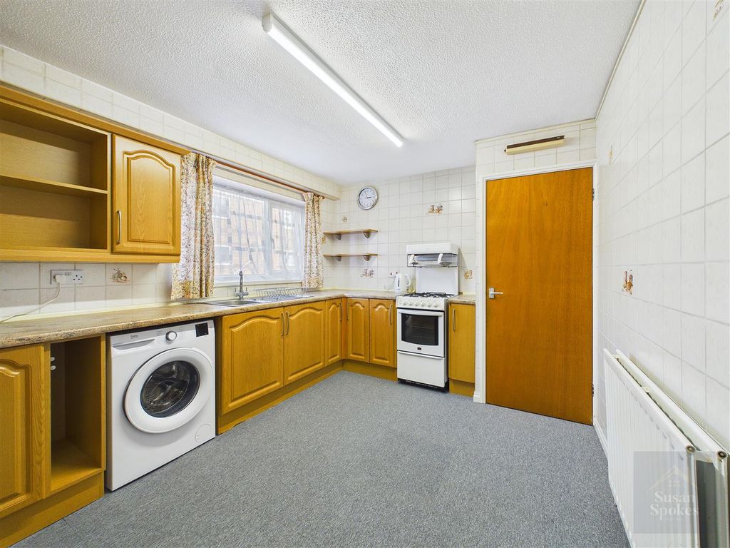 Property photo 3 of 15 Cam01858G0-Pr0344-Still006.Jpg