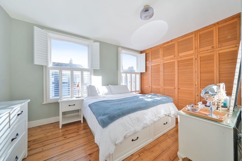 Property photo 3 of 28