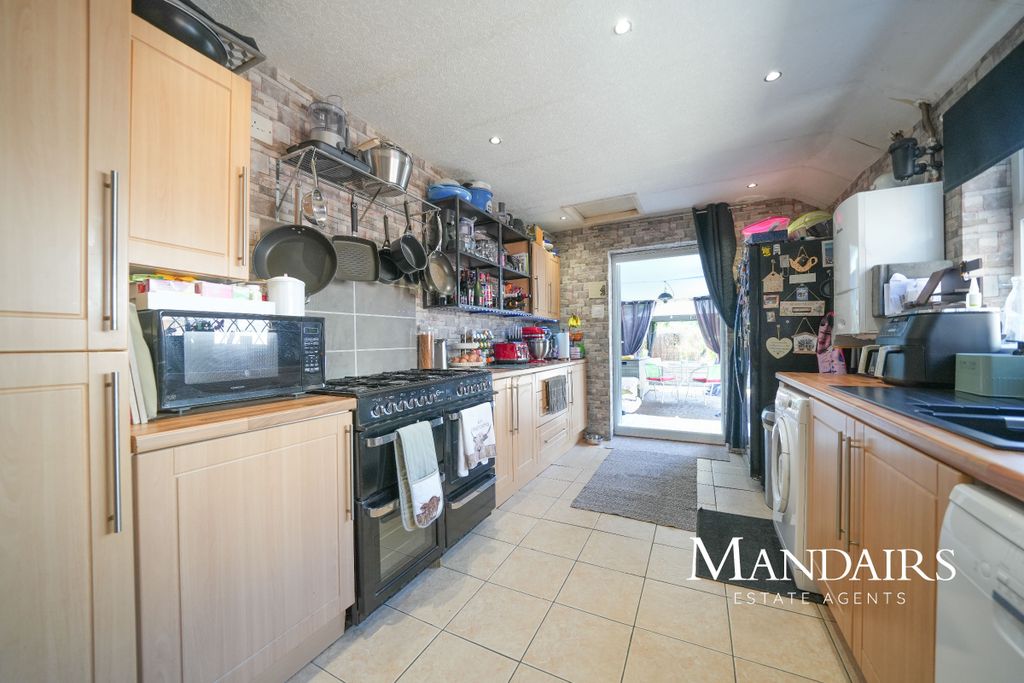 Property photo 2 of 26