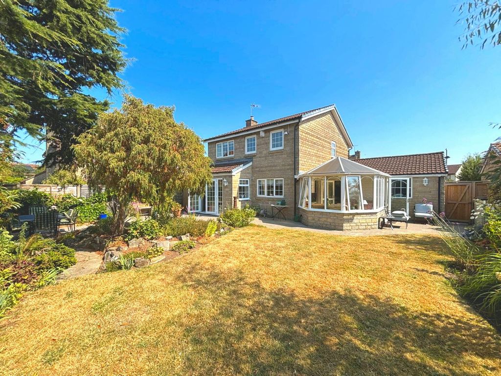 Property photo 2 of 22
