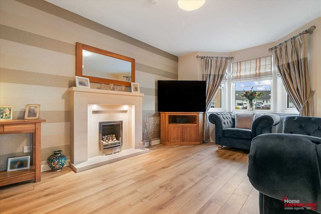 Property photo 2 of 30 Lounge (1)