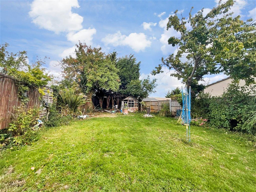 Property photo 1 of 11 Garden