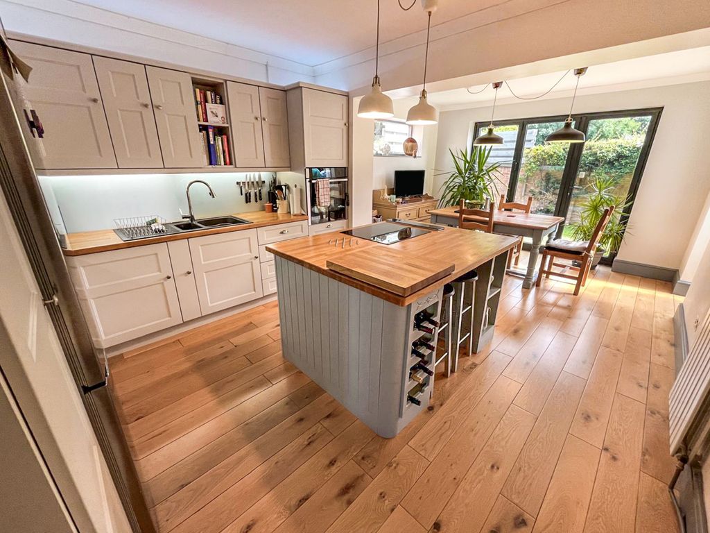 Property photo 2 of 29 Kitchen Diner - 15 Trafalgar Square.Blddz
