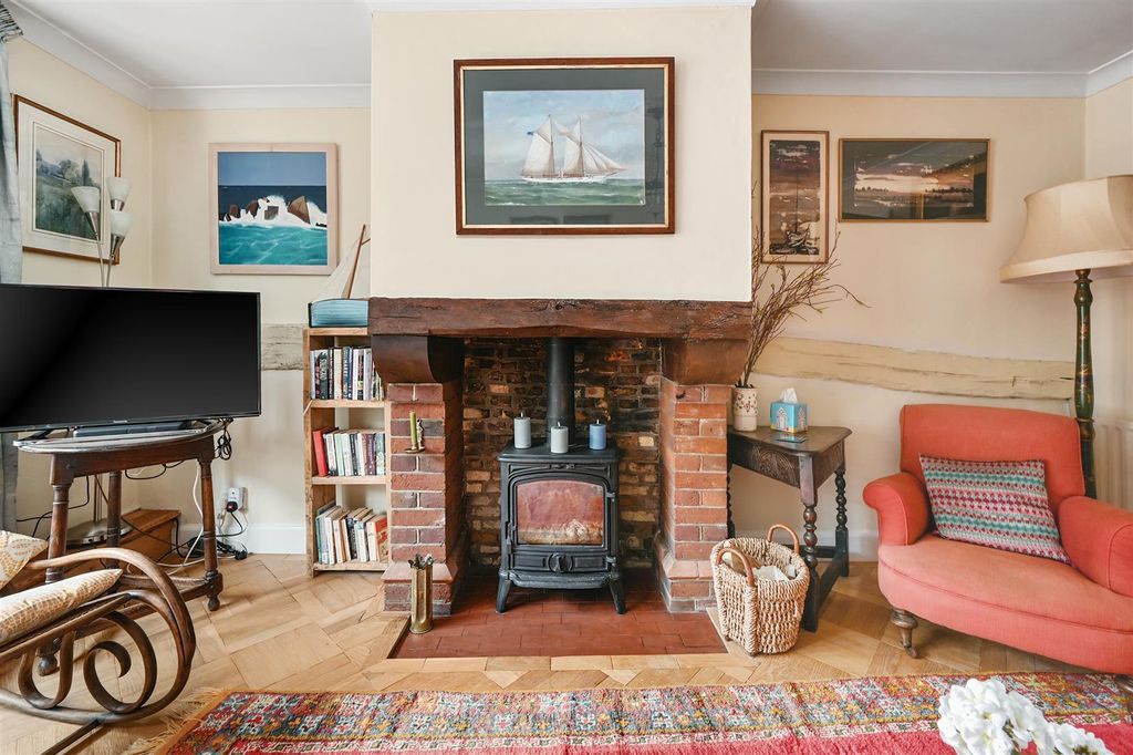 Property photo 3 of 13 The Maisonette (2)
