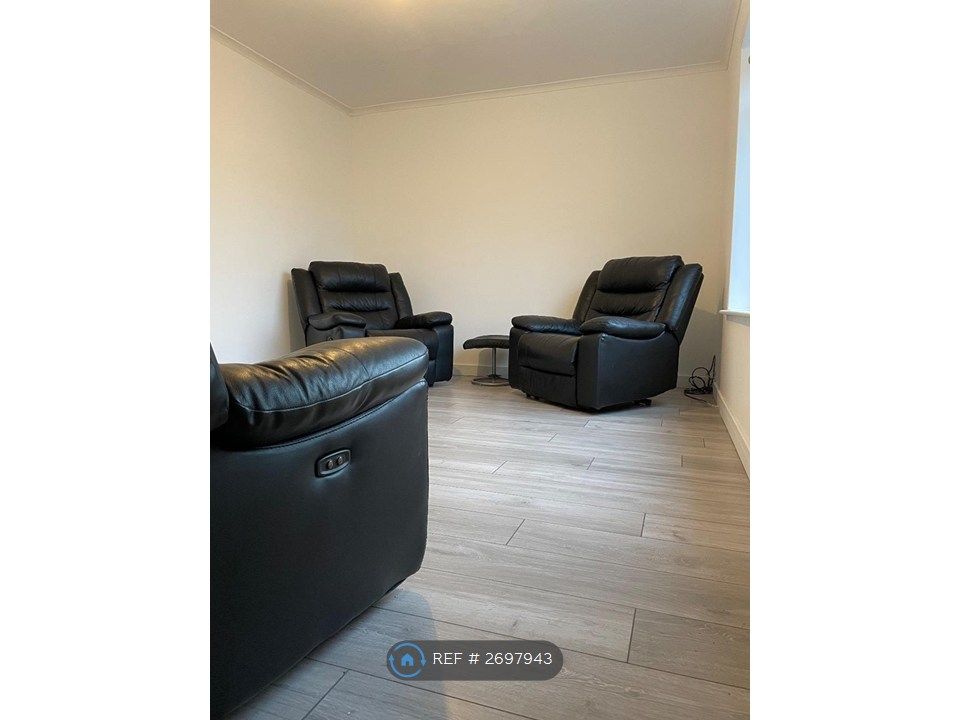 Property photo 2 of 26