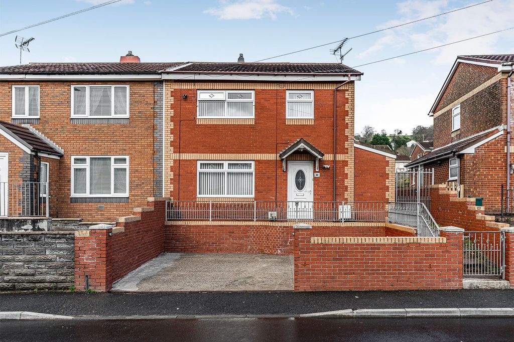 Property photo 2 of 29