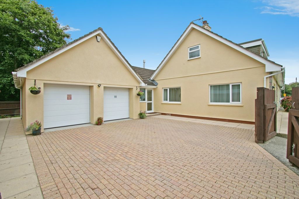 Property photo 2 of 17 Photography