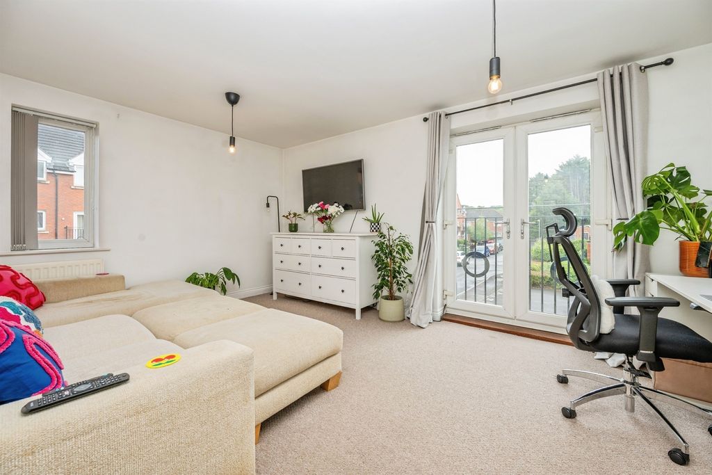 Property photo 2 of 19