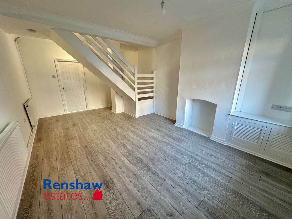 Property photo 1 of 15 L (1)