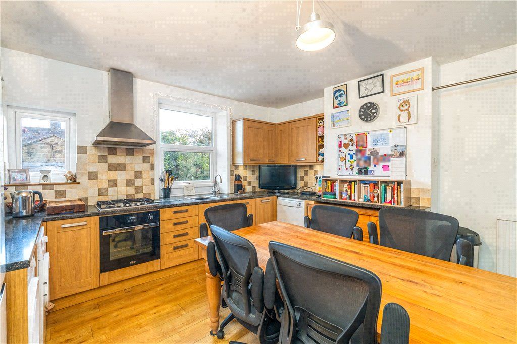 Property photo 3 of 14 Dining Kitchen