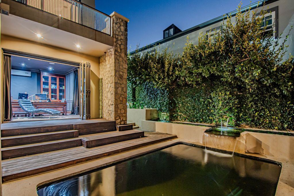 Property photo 3 of 77 Cn1675641