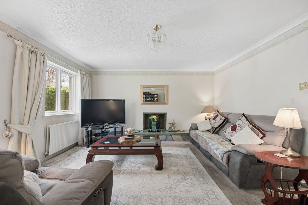 Property photo 3 of 39 Lounge/ Diner