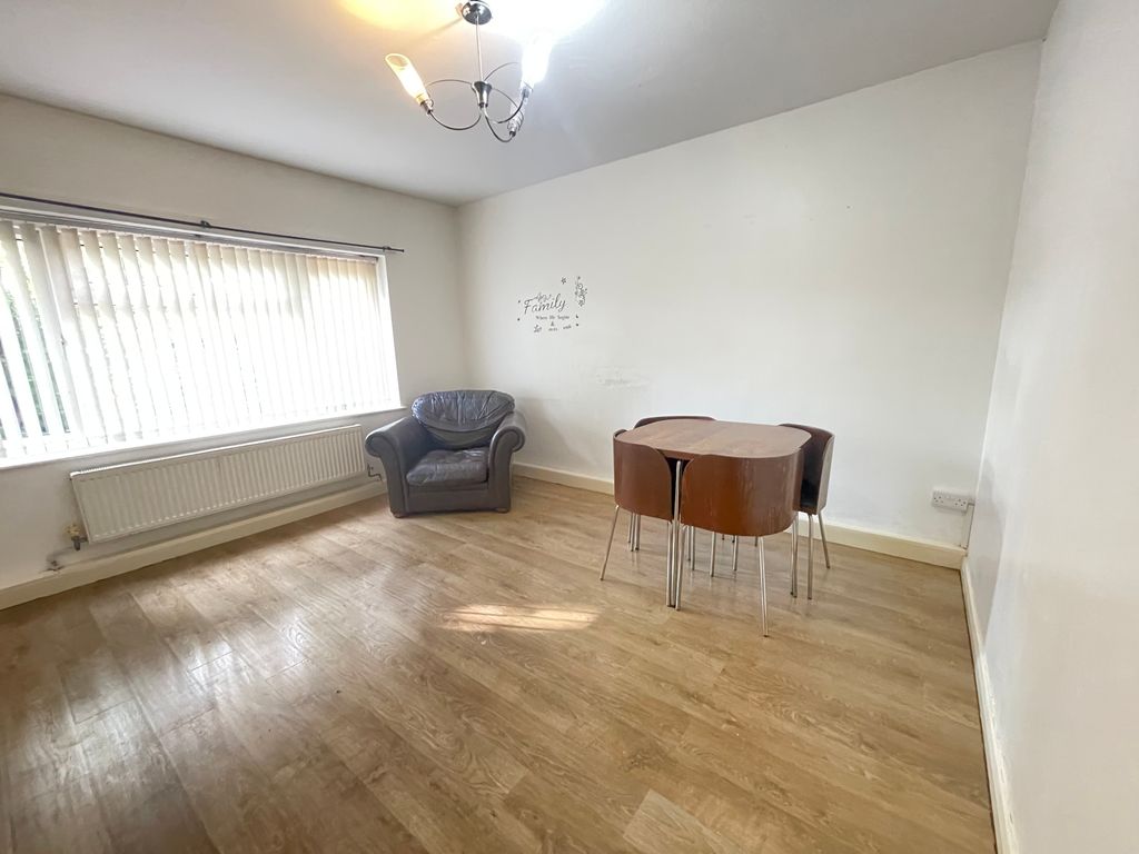 Property photo 3 of 9 Living Room