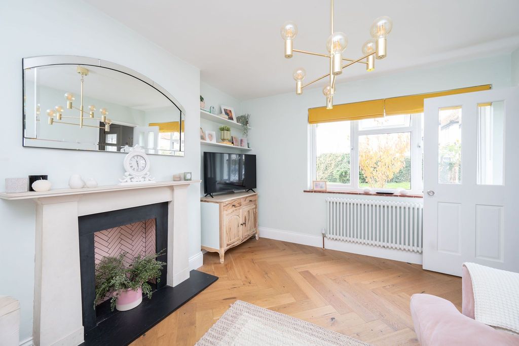 Property photo 3 of 24