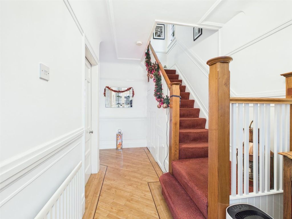 Property photo 2 of 31 Cam03844G0-Pr0365-Still001.Jpg