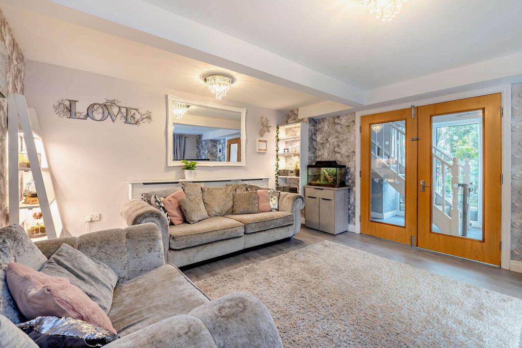 Property photo 3 of 74