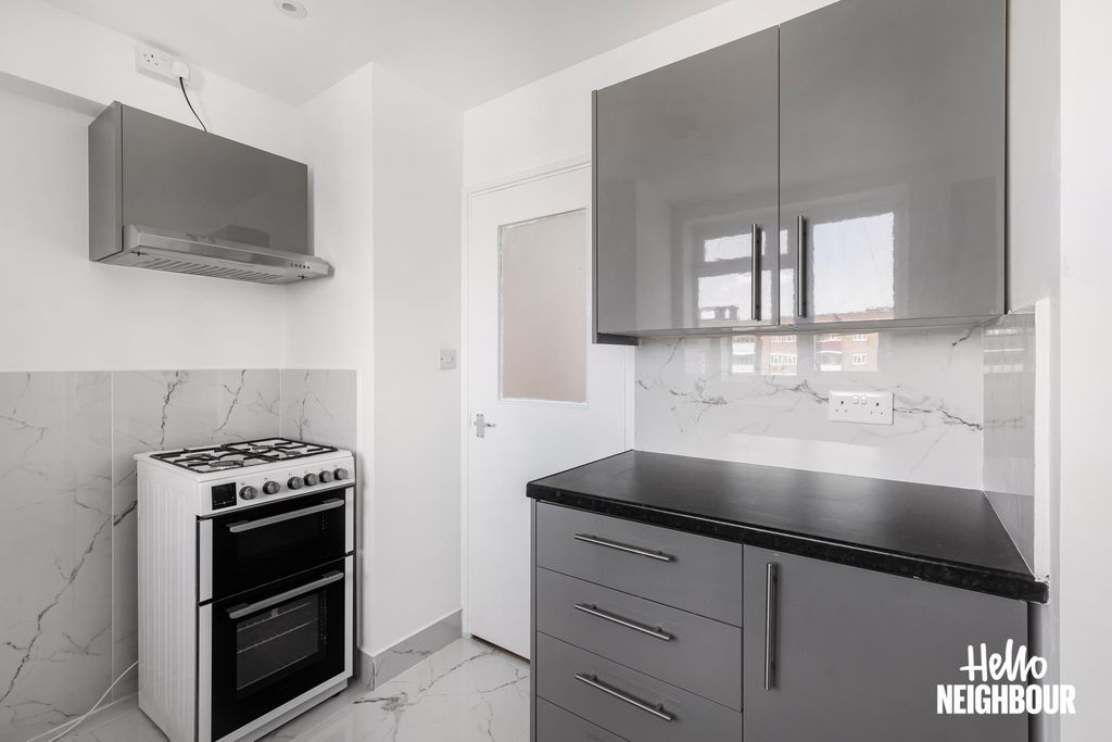 Property photo 3 of 16 Photo 2