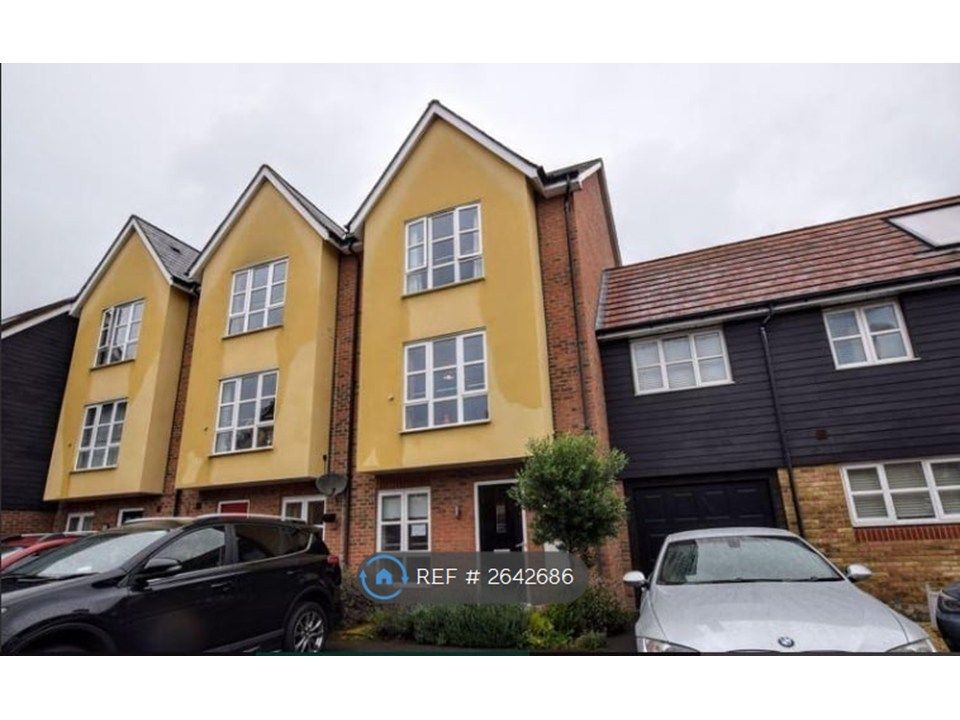 Property photo 2 of 12