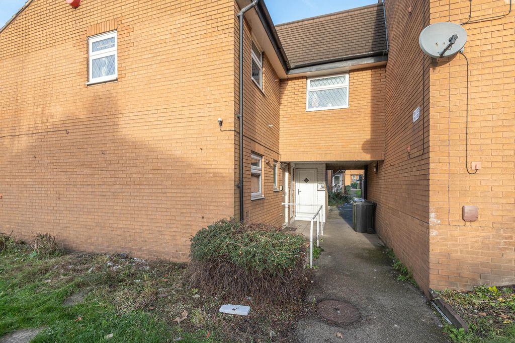 Additional image 15 of 2 bed flat for saleHeckmondwike Road, Dewsbury WF13