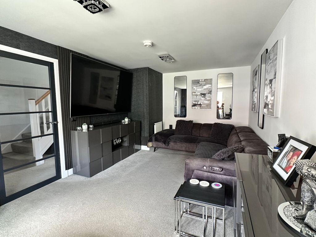 Property photo 2 of 48
