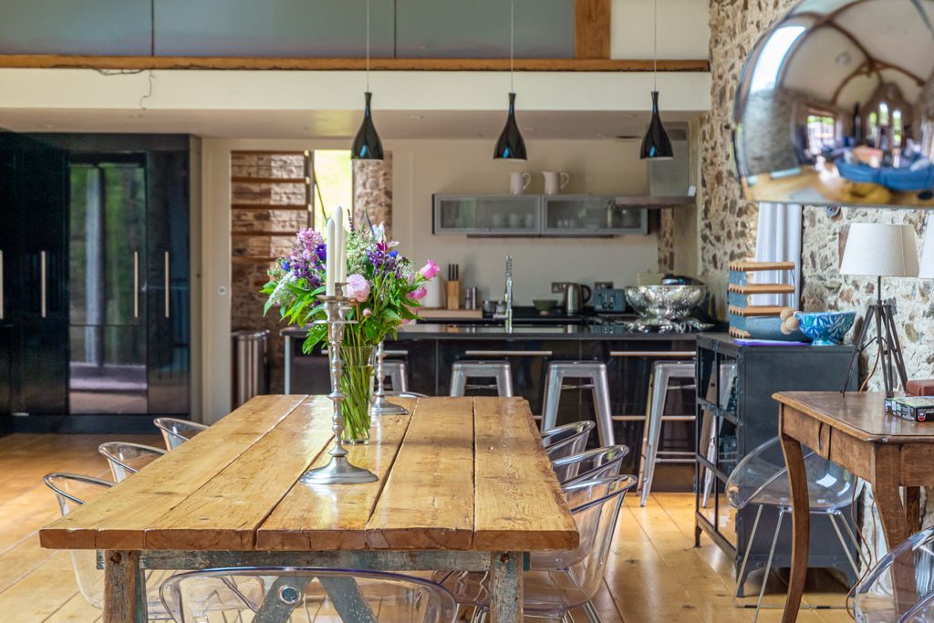 4 bed barn conversion to rentEast Allington, Devon TQ9 photo 5