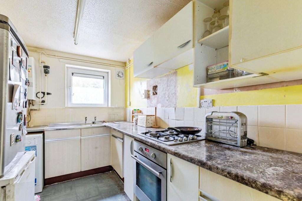 Property photo 3 of 5