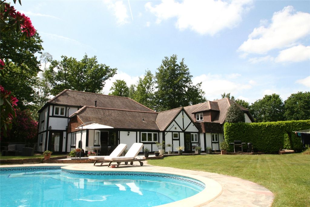 Property photo 1 of 42 Garden And Pool