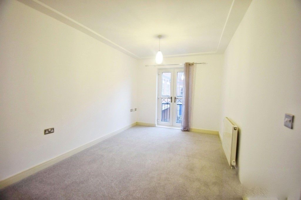 Property photo 2 of 7 Living Room